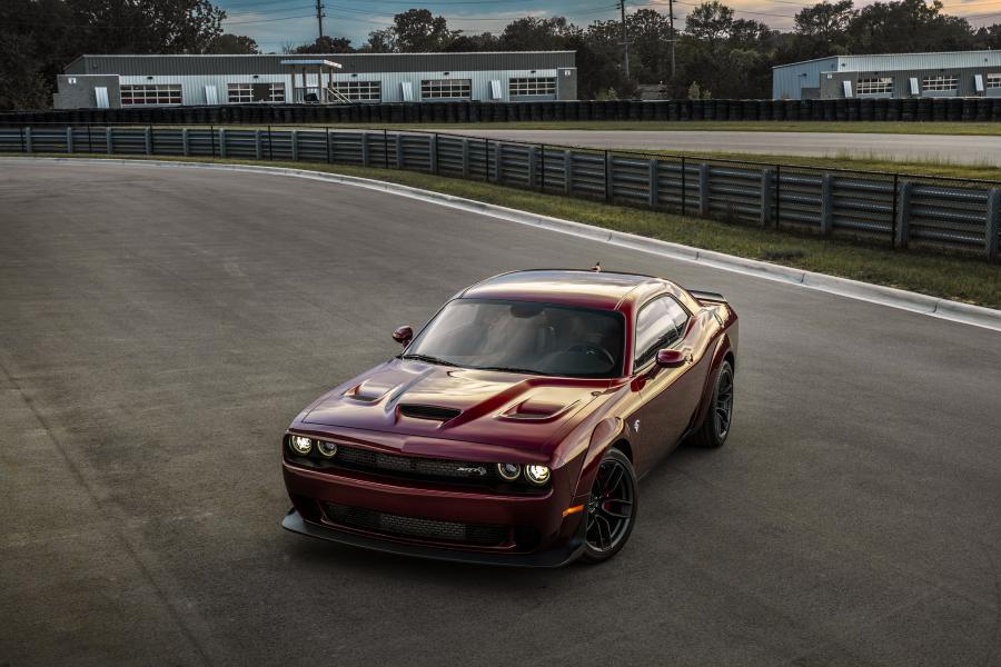  Dodge Challenger SRT Hellcat Widebody 2017 года  (фото 17 из 69)